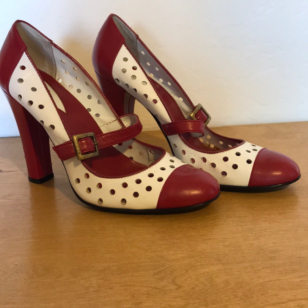 Guess heels